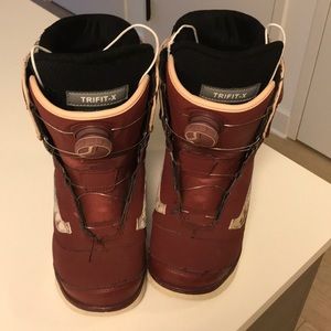 Women’s Vans Aura Snowboard Boots size US 9.5